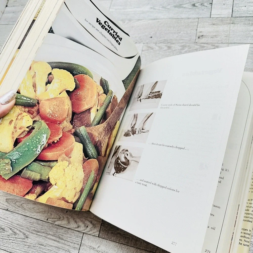 The Rodale Cookbook by Nancy Albright‎ - 1973(c) - 1977 Printing - Hardcover